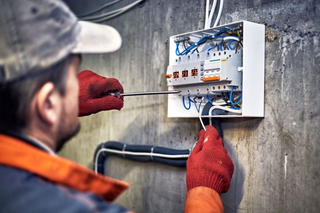 Commercial Electricians: Powerful and Accurate Masters
