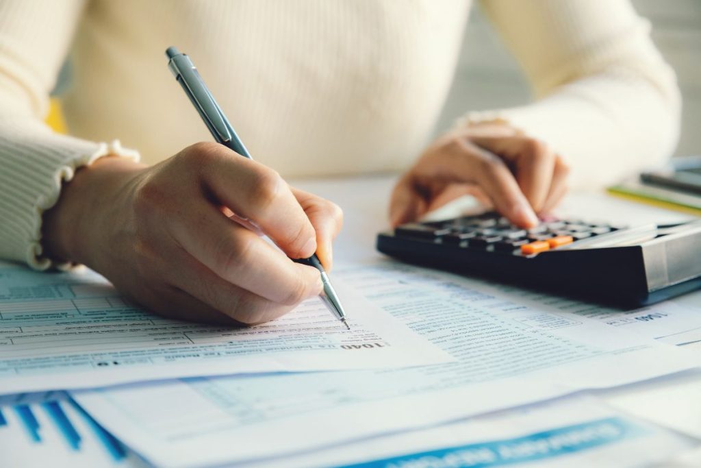 Advantages of Hiring Self Assessment Tax Return Accountants