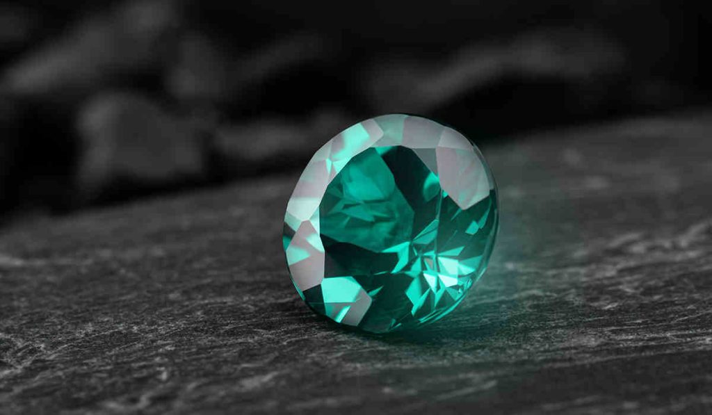 Modern Royalty: Elevate Your Style with Emerald Elegance